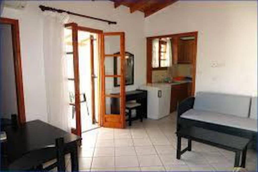 Δίχωρο Στούντιο Στον Κέντρο Του Αρμενιστή Apartment Armenistis  Exterior photo